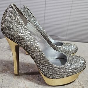 Jennifer Lopez Gold and Glitter Platform Pumps Size 7.5